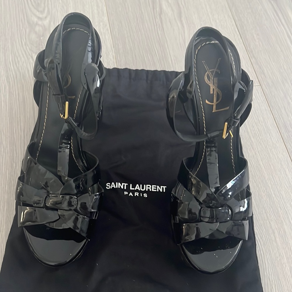 SAINT LAURENT
Tribute woven patent-leather platform sandals 38